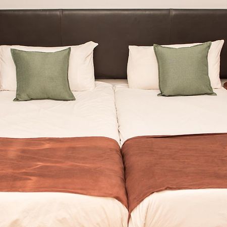 Mauya Guesthouse Kuils River Екстер'єр фото