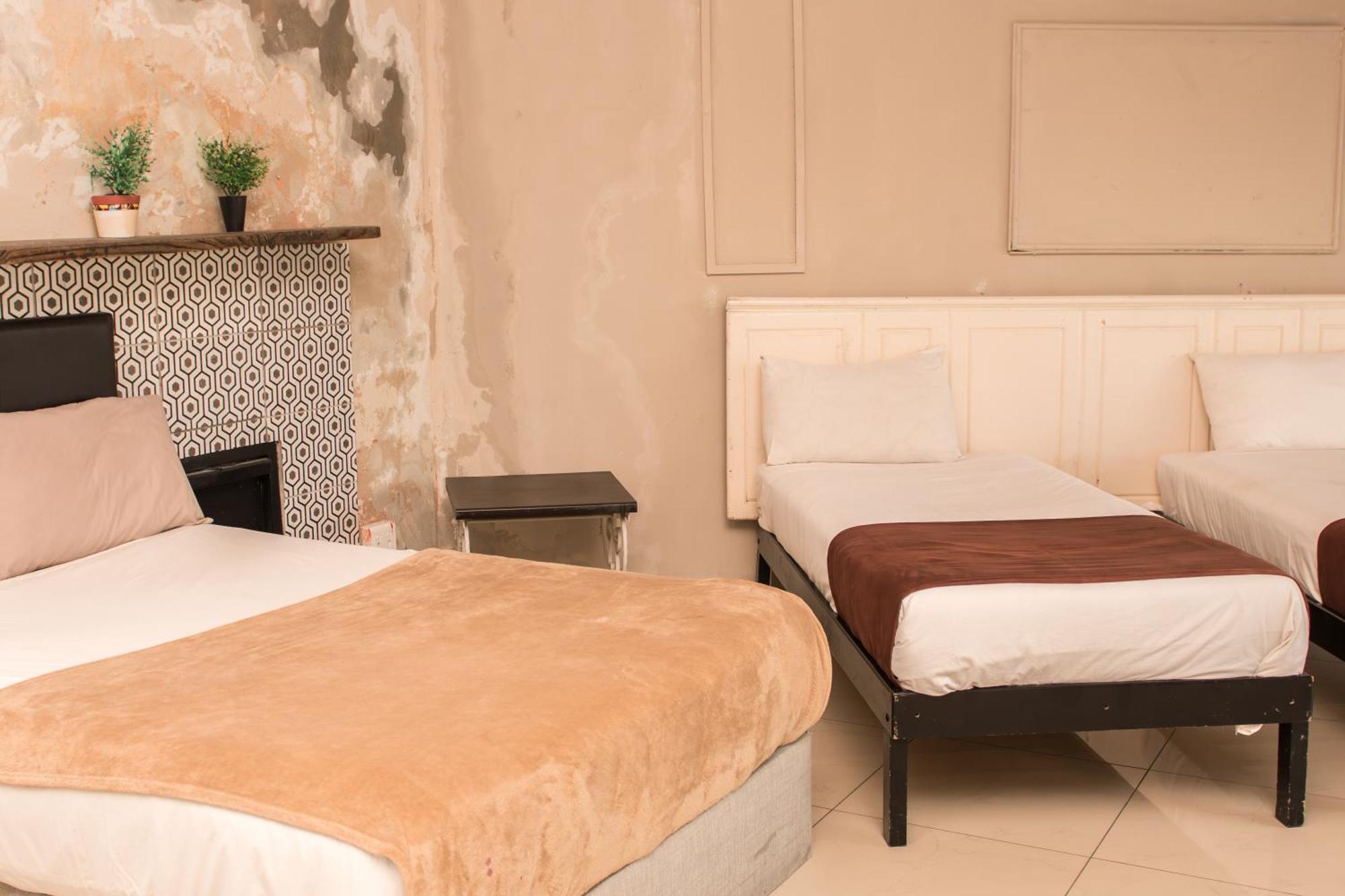 Mauya Guesthouse Kuils River Екстер'єр фото